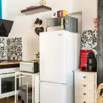 Dom wakacyjny Garden Stays, With Bbq, Easy Parking Near Tejo, Fast Access To Alfama & Downtown