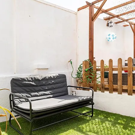 Garden Stays, With Bbq, Easy Parking Near Tejo, Fast Access To Alfama & Downtown Semesterbostad