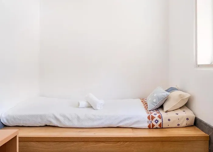 House With Private Garden Bbq, With Easy Parking Near Tejo, Fast Access To Alfama & Downtown Дом отдыха