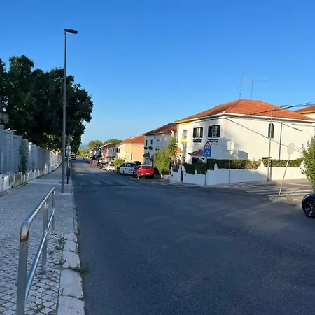 House With Private Garden Bbq, With Easy Parking Near Tejo, Fast Access To Alfama & Downtown Holiday home Lisbon